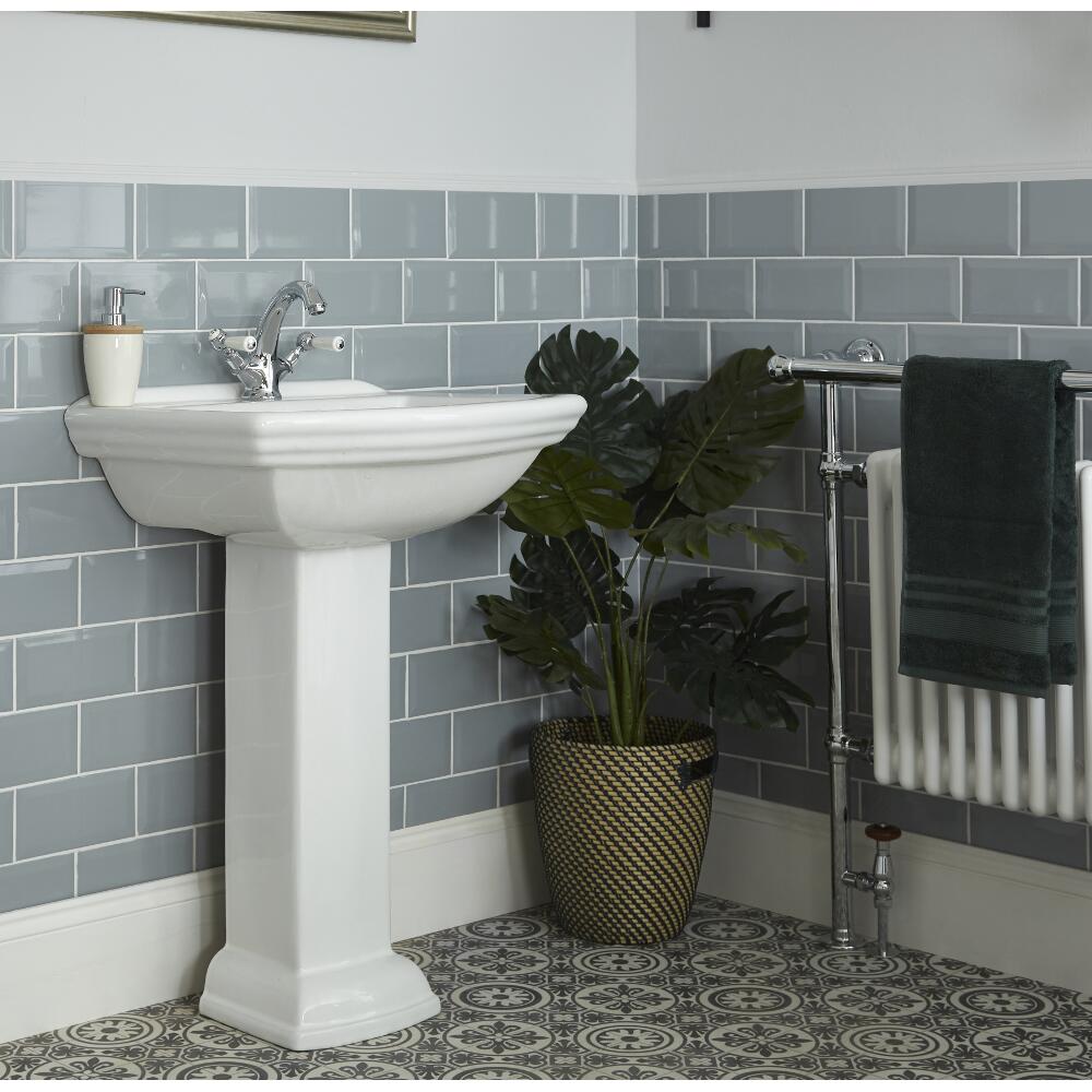 Milano Sandringham - Traditional 1 Tap-Hole Basin with Full Pedestal - 605mm