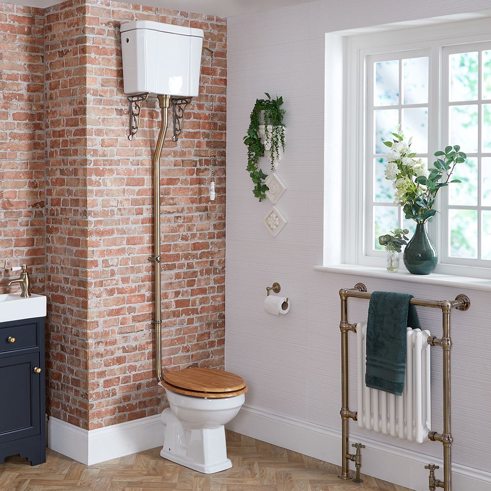 Milano Richmond - Traditional Comfort Height High Level Toilet with Cistern and Oak Seat - Brushed Gold