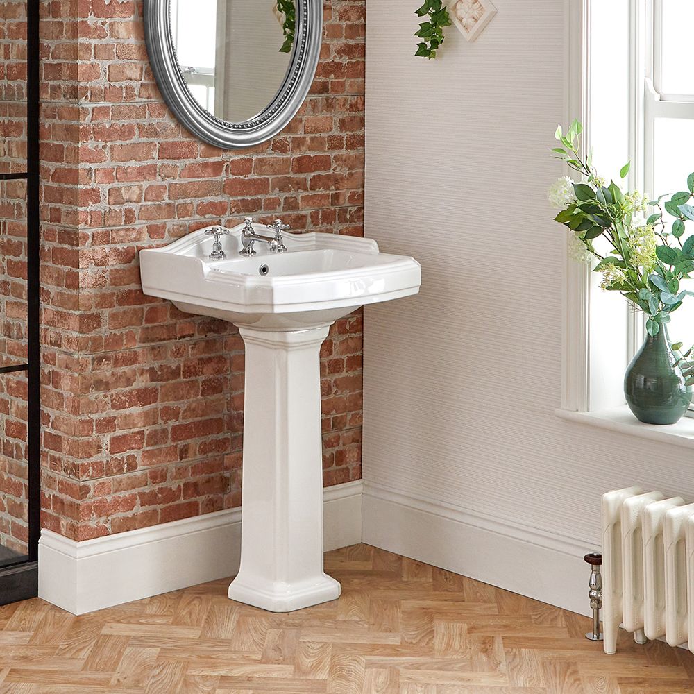 Milano Windsor - Traditional 3 Tap-Hole Basin with Full Pedestal - 590mm