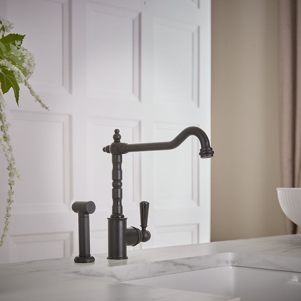 Milano Elizabeth - Single Lever Classic Kitchen Mixer Tap with Pull-Out Spray - Black
