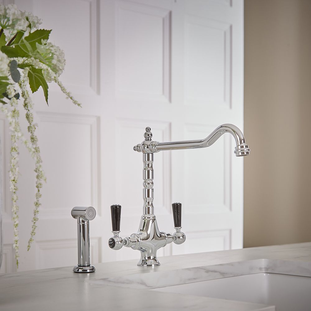 Milano Elizabeth - Classic Kitchen Mixer Tap with Pull-Out Spray - Chrome and Black
