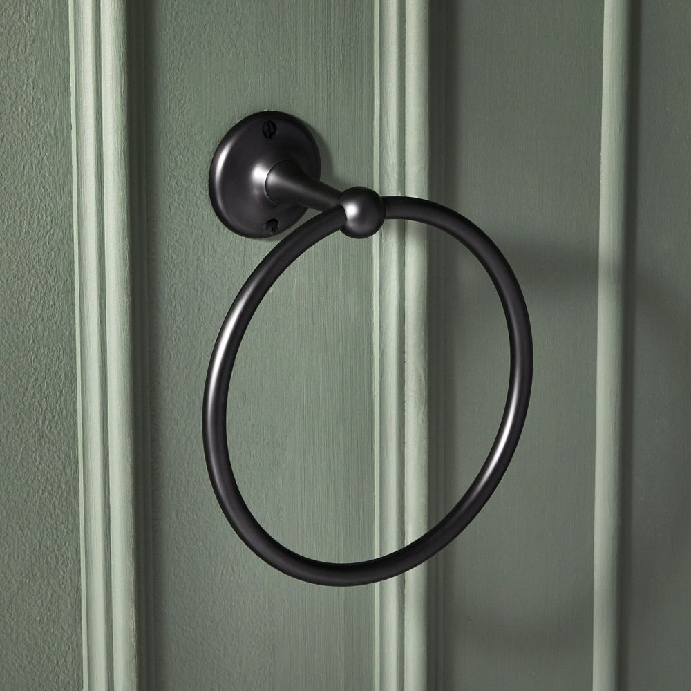 Milano Elizabeth - Traditional Towel Ring - Black