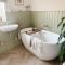 Milano Elizabeth - Traditional Single Lever Mono Basin Mixer Tap - Choice of Finish
