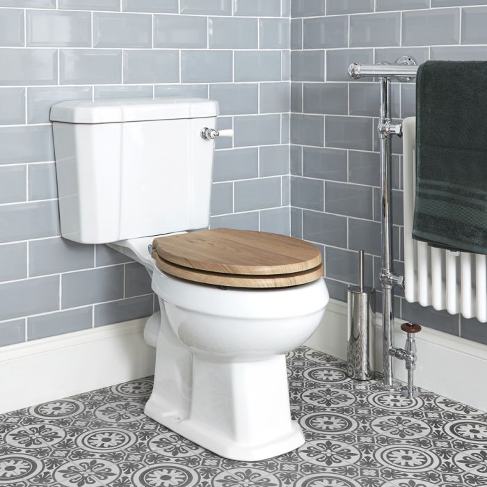 Milano Richmond - White Traditional Toilet with Cistern and Wooden Seat