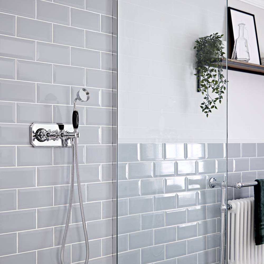 Milano Elizabeth - Chrome and Black Traditional Thermostatic Shower and Round Hand Shower (1 Outlet)